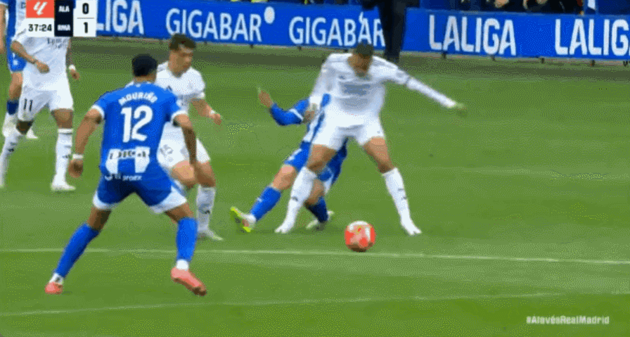 Nó đang treo à? Nếu Mbappe bị treo giò thêm một trận nữa, anh có thể sẽ bỏ lỡ trận chung kết Copa del Rey với Barcelona