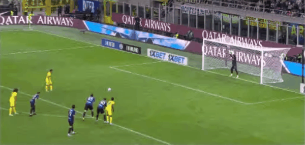 Serie A Yu Hanchao! Pedro 37 tuổi đã ghi hai bàn khi vào sân thay người trong trận đấu với Inter Milan, đạt đến con số hai chữ số trong mùa giải
