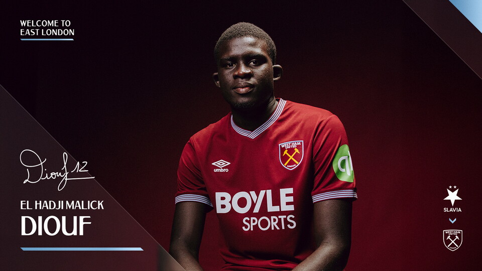 Chính thức: West Ham United ký hợp đồng với cầu thủ chạy cánh Diouf của Slavia Prague với giá 22 triệu euro