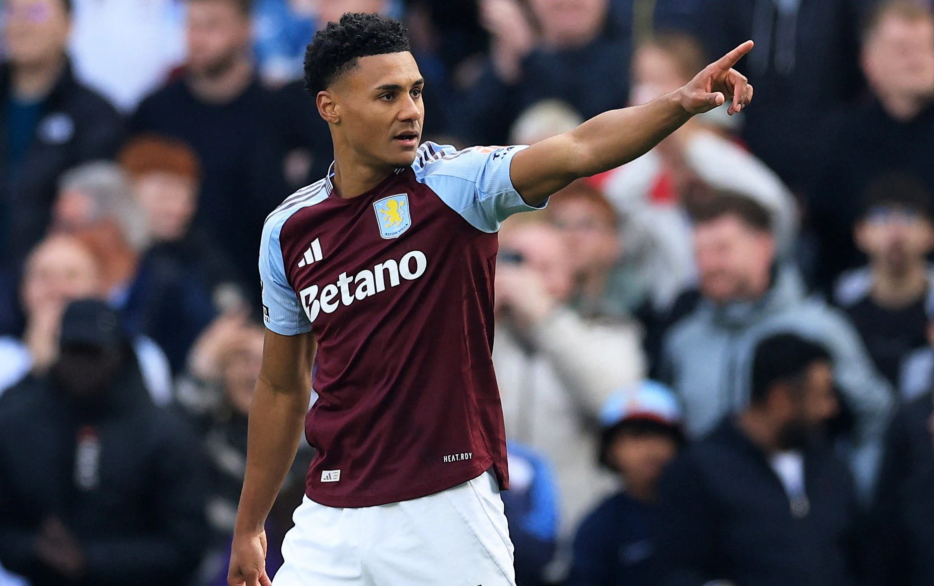 Telegraph: Villa nói với Manchester United rằng Watkins không phải để bán; yêu cầu thuê Martin của Manchester United cũng bị từ chối