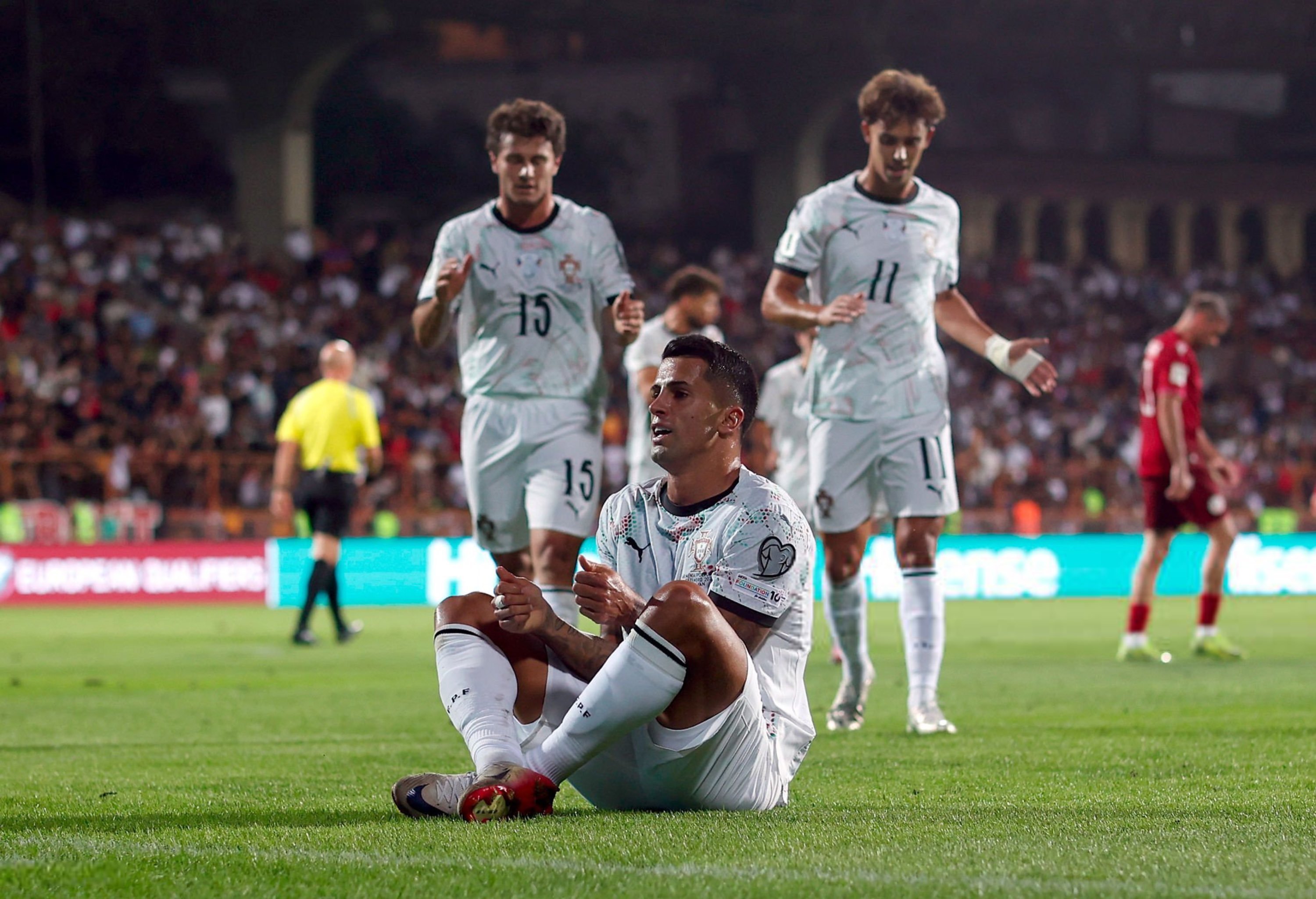 Morning Post: Cú đúp của Ronaldo và bàn thắng đẳng cấp thế giới giúp Bồ Đào Nha giành chiến thắng 5-0 trước Armenia