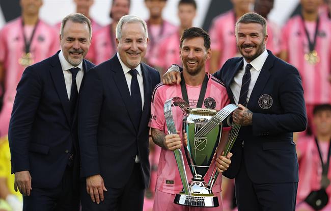 Lionel Messi được vinh danh là VĐV xuất sắc nhất thế kỷ 21 1