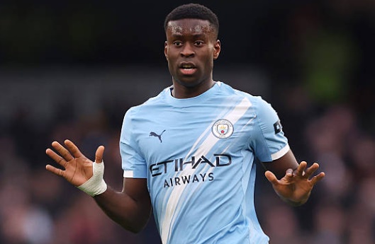 Marc Guehi choi rat tot trong ngay ra mat Man City.