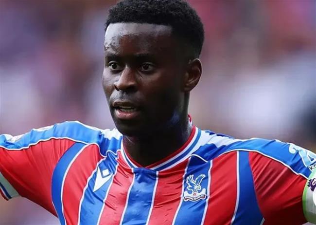 Sol Campbell keu goi Arsenal danh bai Man City va Liverpool vu Marc Guehi.